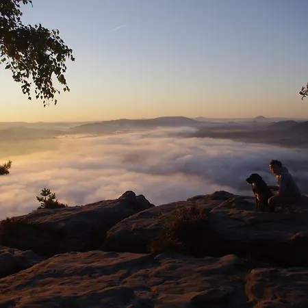 Und Buettner Apartman *