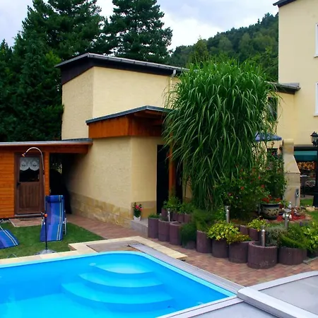 Und Buettner Apartment *