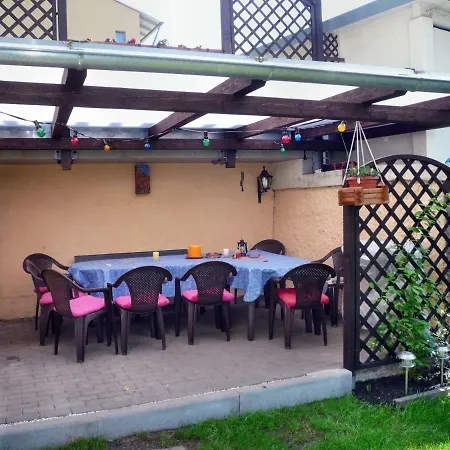 Und Buettner Apartment *